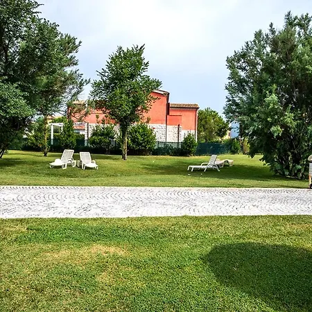 M348 - Marcelli, Comodo Trilocale Nuovo Con Piscina E Balcone Apartamento Marcelli