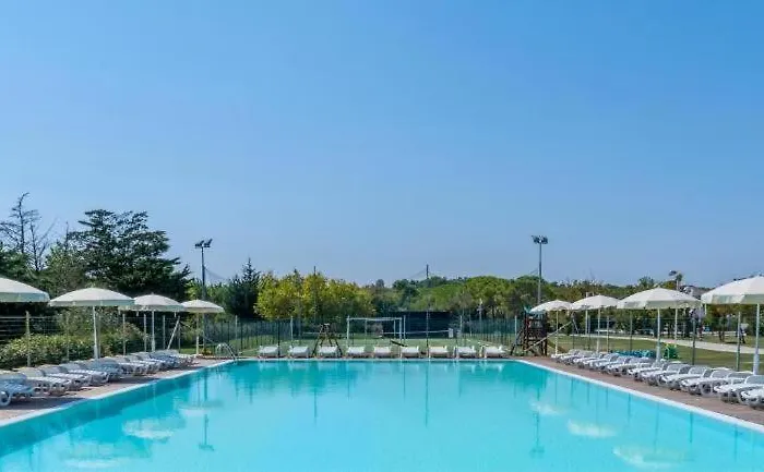 M348 - Marcelli, Comodo Trilocale Nuovo Con Piscina E Balcone Apartamento Marcelli